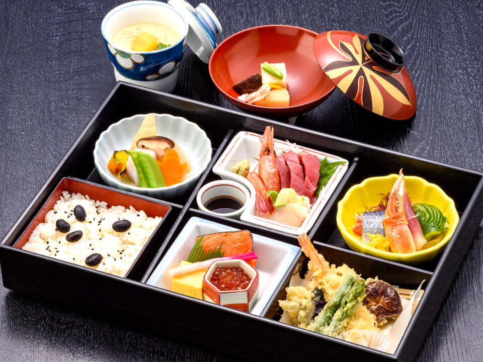 松花堂弁当 | 札幌市で弁当配達・会席仕出し料理|円山雷亭（かみなりてい）